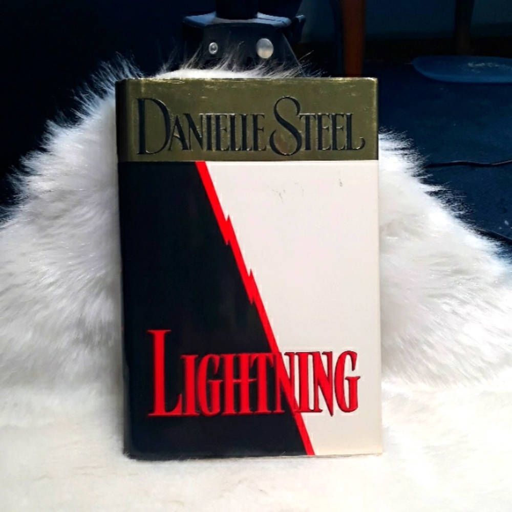 Danielle Steel's hardcover book, Lightning. Vintage Copyright 1995